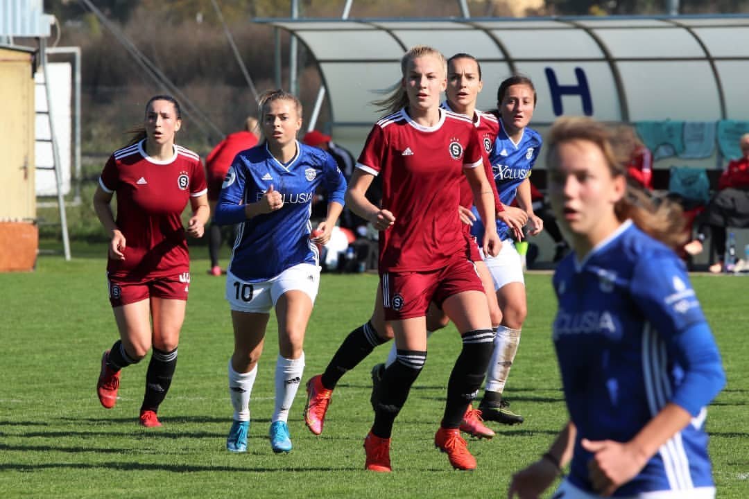 Ve čtvrtfinále Poháru žen FAČR jde Sparta na Lokomotivu Brno. V semifinále Poháru dorostenek sparťanky narazí na Pardubice. Zápasy se budou hrát v únoru příštího roku. Rozhodl o tom dnešní los v sídle Fotbalové asociace ČR.

#acsparta #poharfacr #los